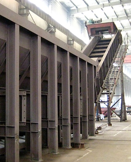 submerged scraper conveyors