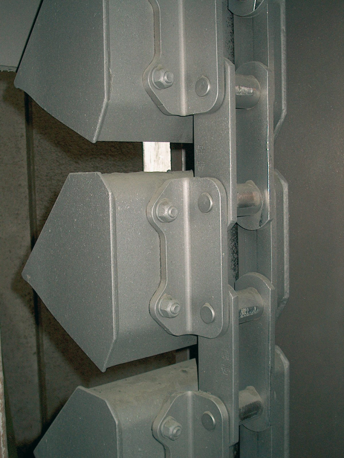 CICSA central chains for bucket elevators